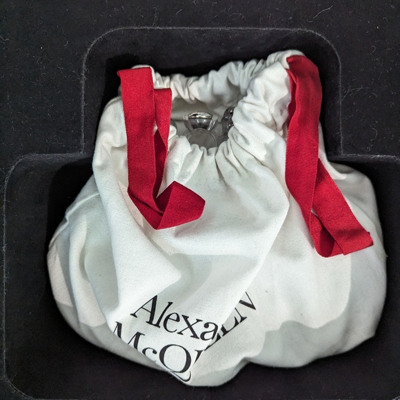 Alexander McQueen Four-Ring Clutch - Picture 5 of 14